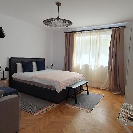 The Pines Serviced Apartments บราชอฟ ภายนอก รูปภาพ