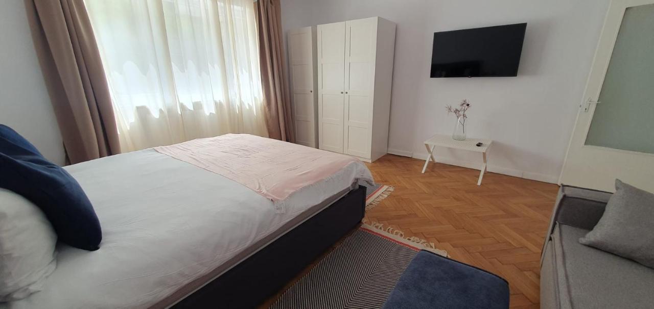 The Pines Serviced Apartments บราชอฟ ภายนอก รูปภาพ