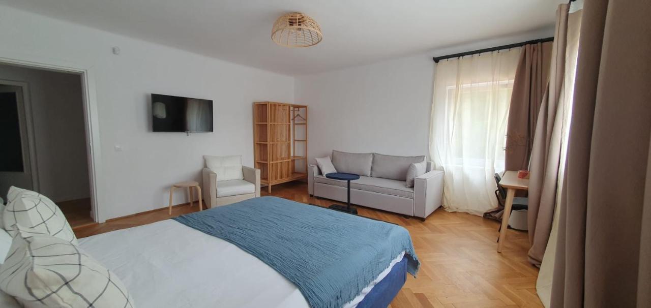 The Pines Serviced Apartments บราชอฟ ภายนอก รูปภาพ