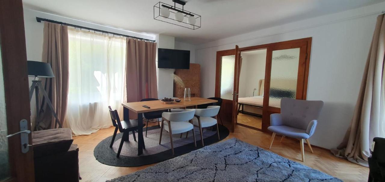 The Pines Serviced Apartments บราชอฟ ภายนอก รูปภาพ