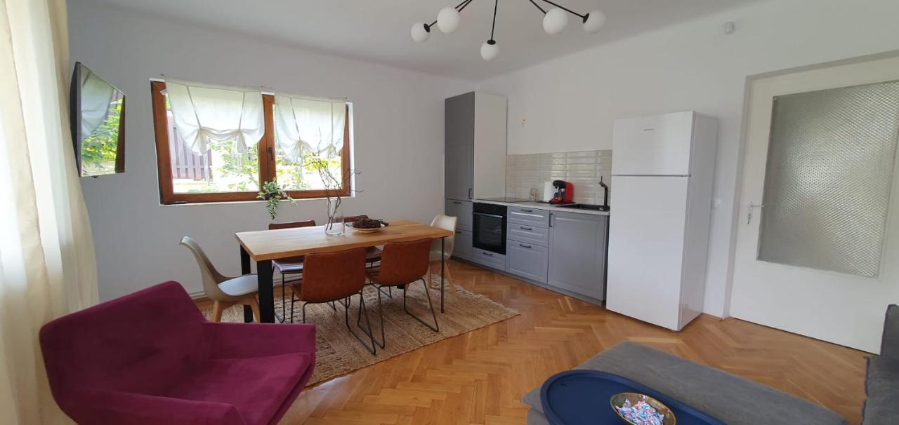 The Pines Serviced Apartments บราชอฟ ภายนอก รูปภาพ