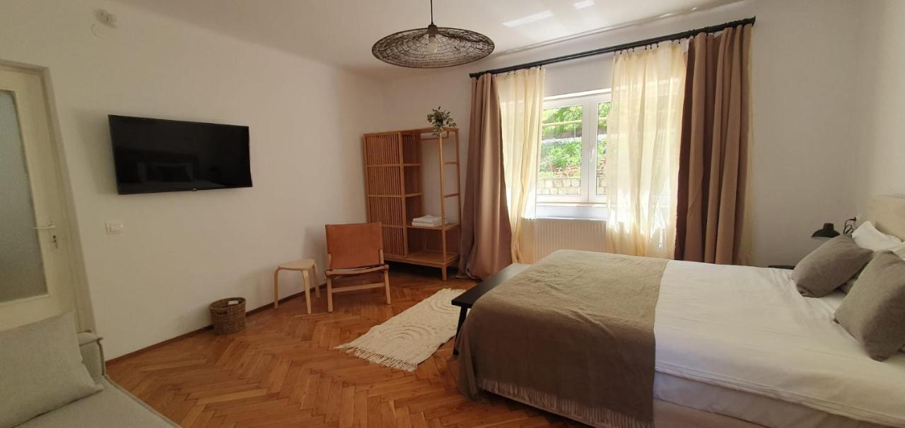 The Pines Serviced Apartments บราชอฟ ภายนอก รูปภาพ