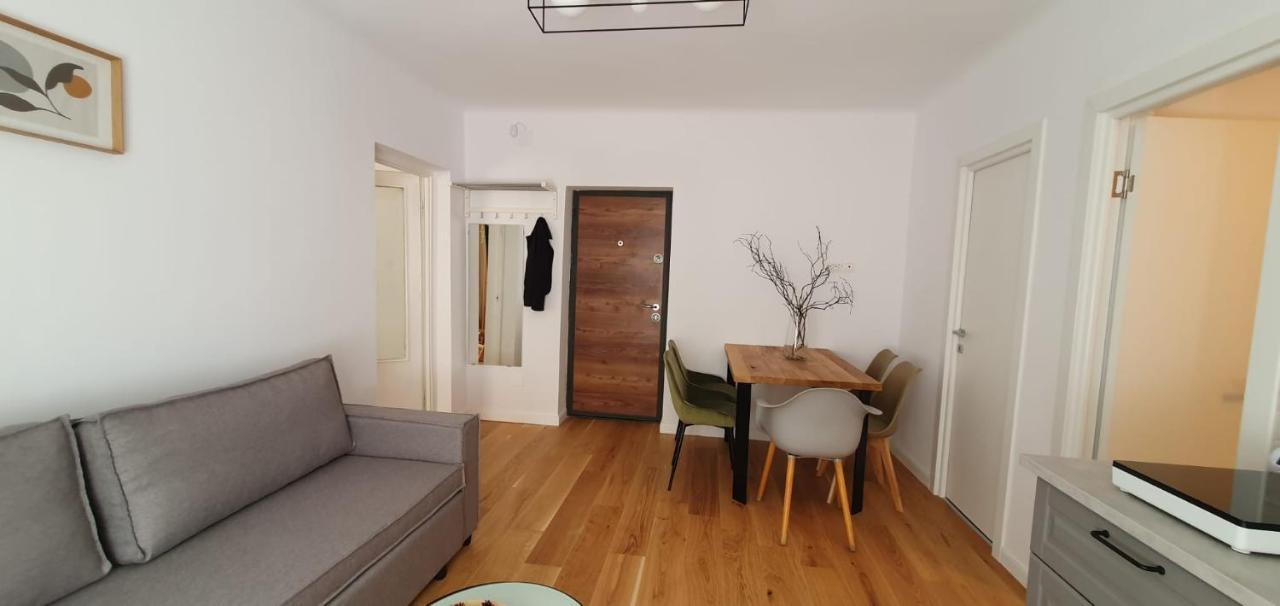 The Pines Serviced Apartments บราชอฟ ภายนอก รูปภาพ
