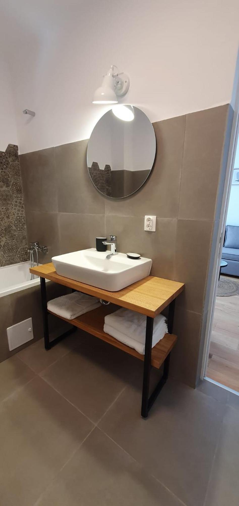 The Pines Serviced Apartments บราชอฟ ภายนอก รูปภาพ