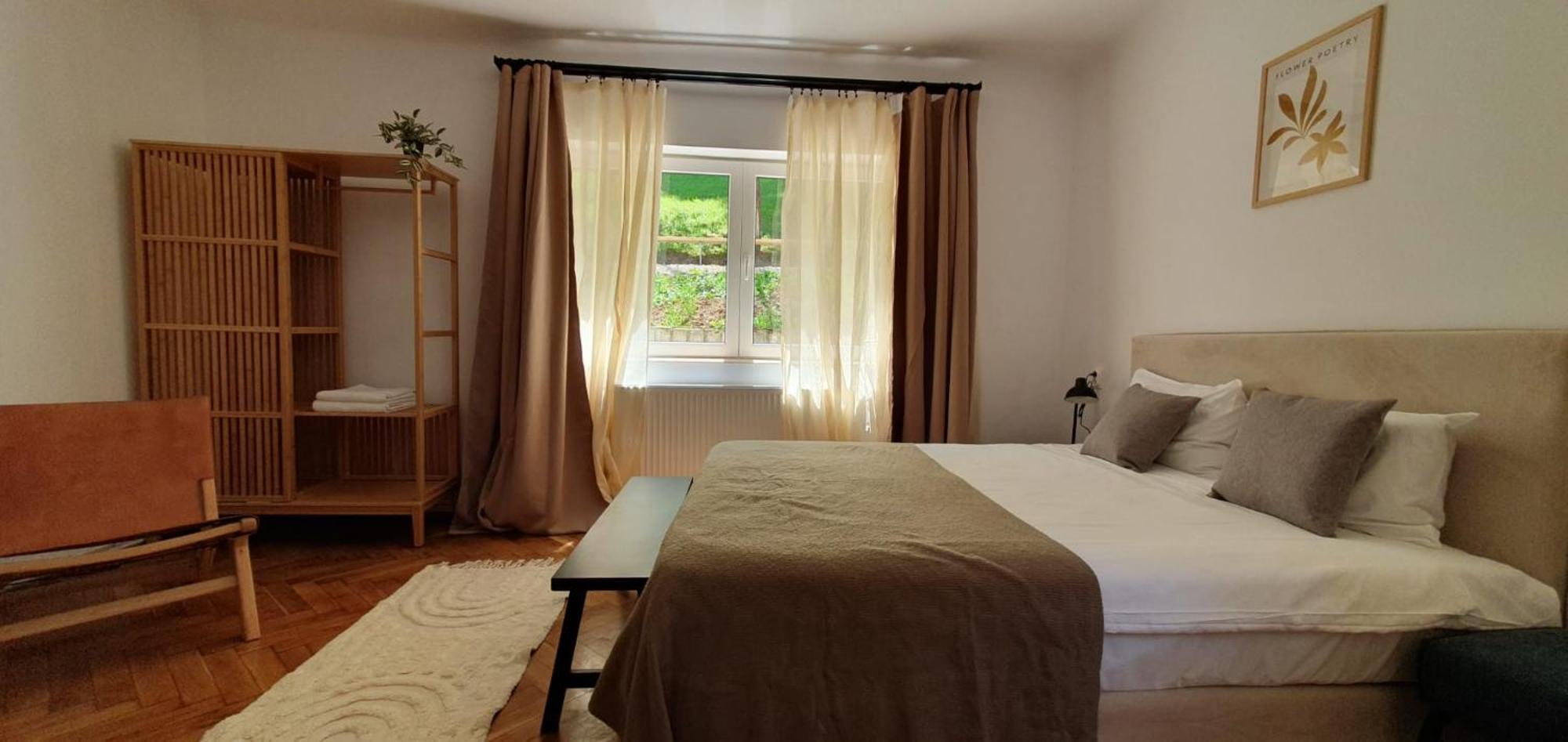 The Pines Serviced Apartments บราชอฟ ภายนอก รูปภาพ